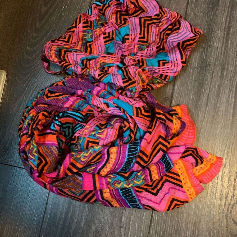 Stella & Dot tribal pattern scarf